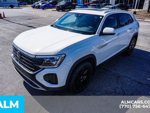 Used 2024 Volkswagen Atlas Cross Sport SE FWD image 19