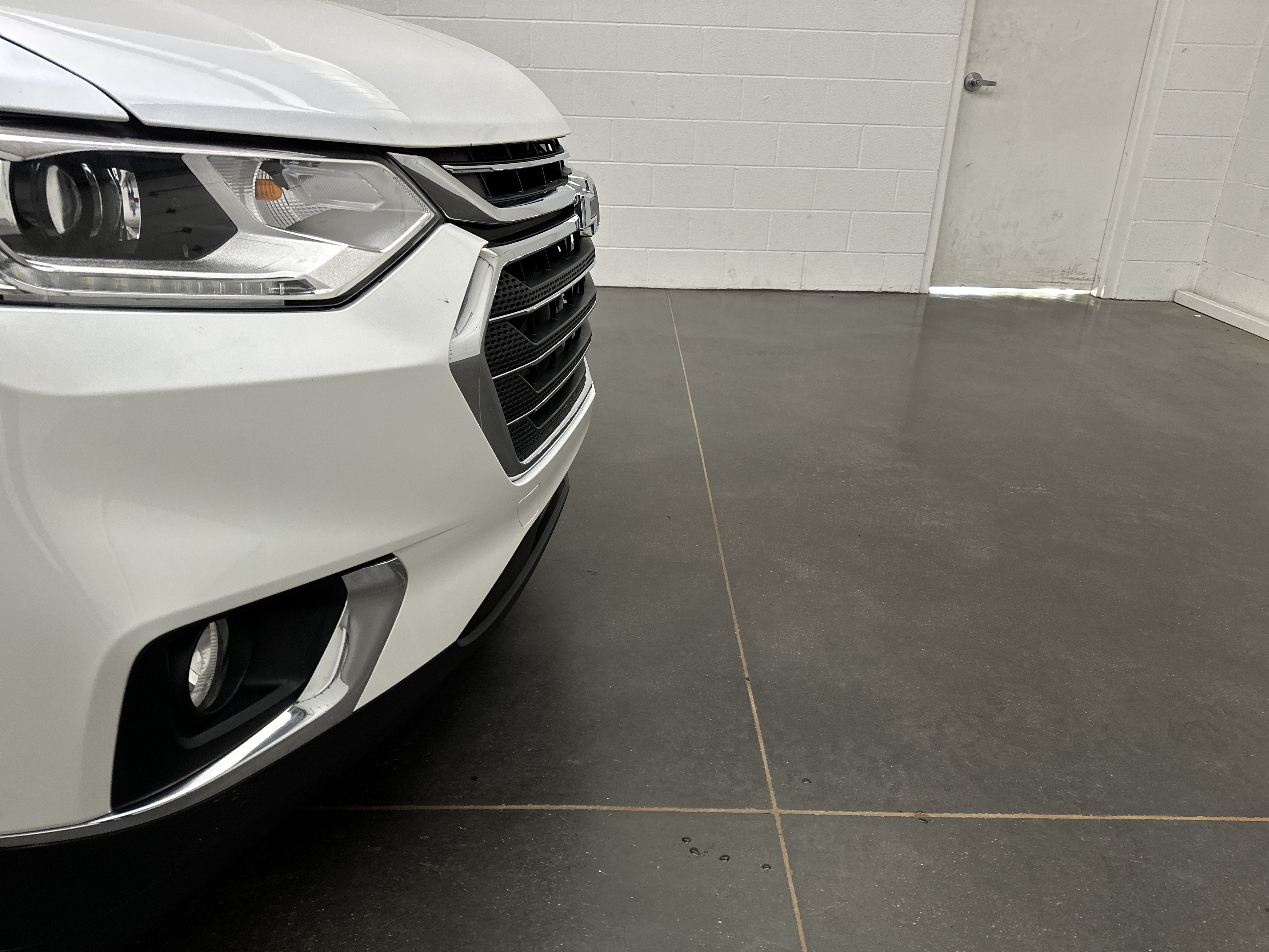 Used 2021 Chevrolet Traverse LT AWD/4WD image 2
