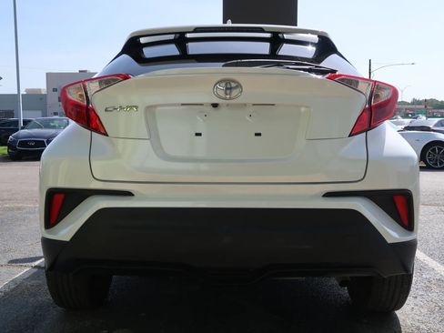 Used 2021 Toyota C-HR LE image 9