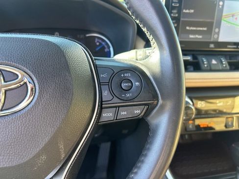 Used 2020 Toyota RAV4 Limited image 20