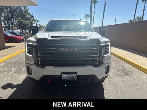 Certified 2022 GMC Sierra 2500 AT4 w/ AT4 Preferred Package AWD/4WD image 2