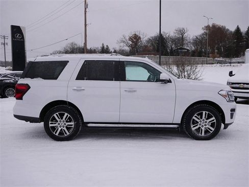 Used 2023 Ford Expedition Limited image 6