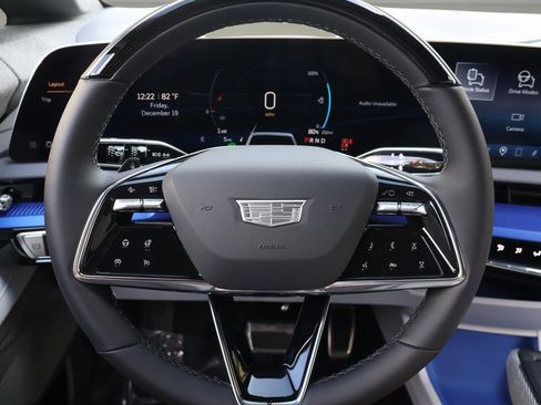 New 2026 Cadillac Optiq Luxury 1 image 20