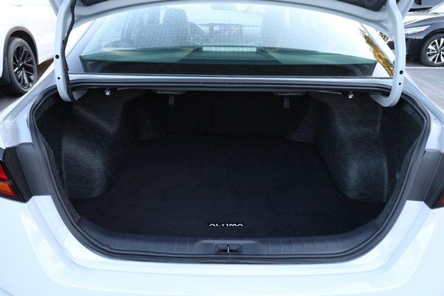 Certified 2025 Nissan Altima 2.5 SR w/ SR Premium Package FWD image 7
