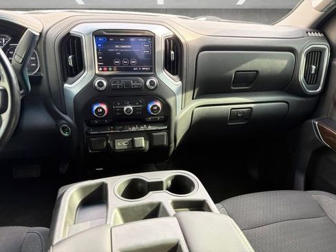 Used 2020 GMC Sierra 1500 SLE w/ SLE Value Package RWD image 3