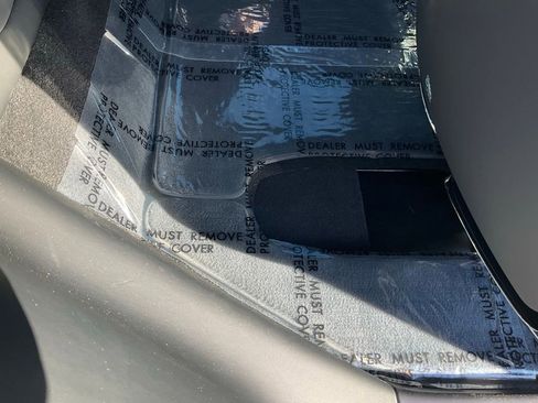 Used 2017 Tesla Model X 75D image 65