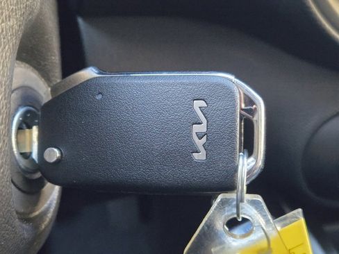 Certified 2025 Kia Soul LX image 21