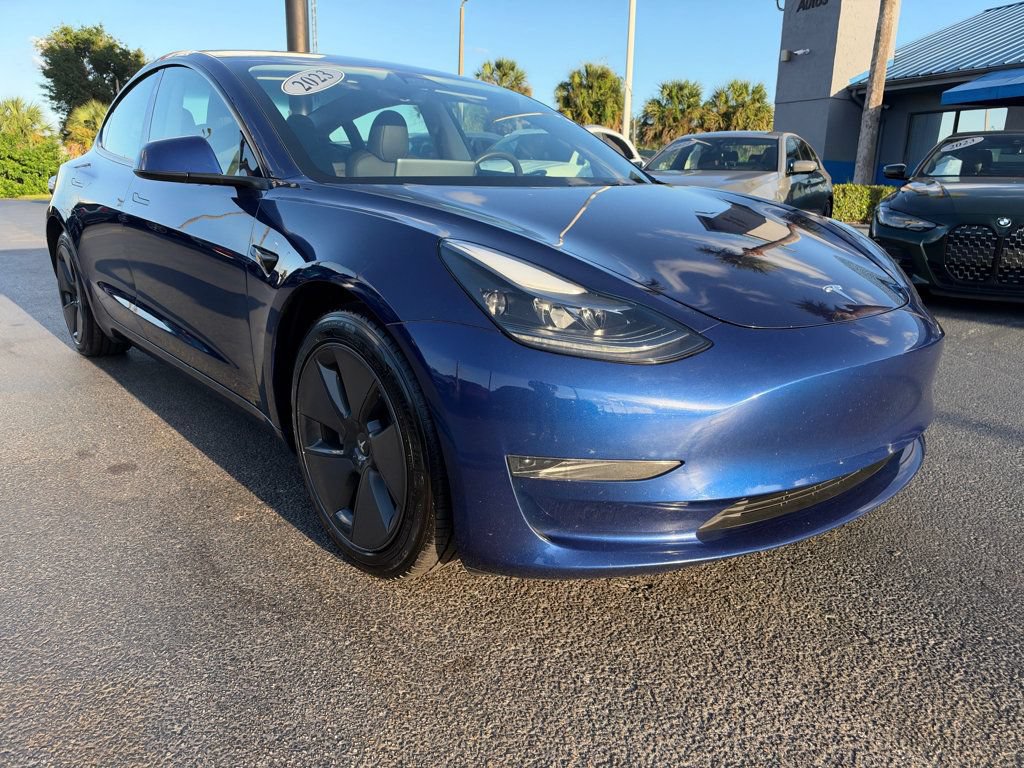 Used 2023 Tesla Model 3 Standard Range RWD image 3