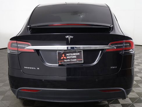 Used 2017 Tesla Model X 75D image 11