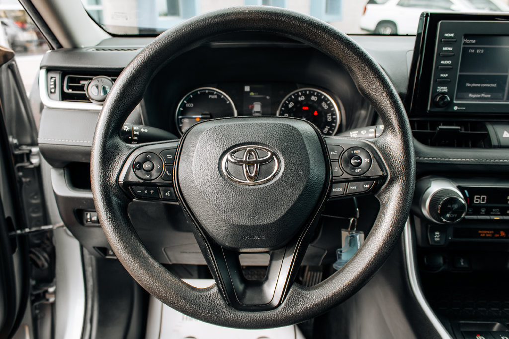 Used 2022 Toyota RAV4 LE AWD/4WD image 14