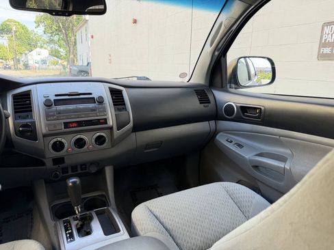 Used 2011 Toyota Tacoma 4x4 Double Cab w/ SR5 Pkg #2 image 30
