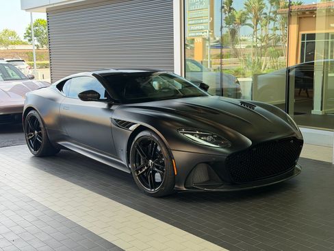 Used 2021 Aston Martin DBS Superleggera RWD image 4