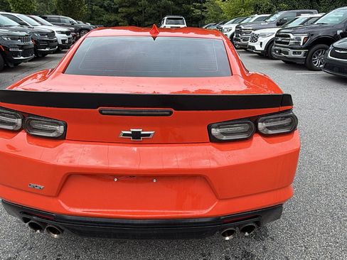 Used 2021 Chevrolet Camaro SS RWD image 9