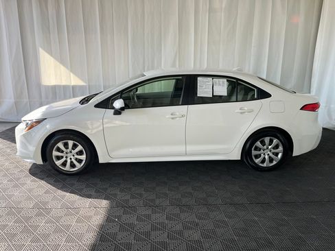 Used 2021 Toyota Corolla LE w/ Carpet Mat Package (TMS) FWD image 28