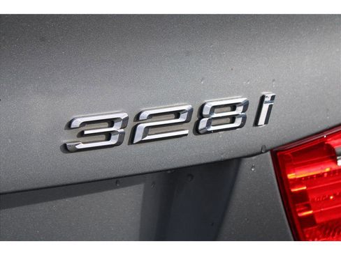 Used 2011 BMW 328i xDrive 328i xDrive Sport Wagon 4D image 35