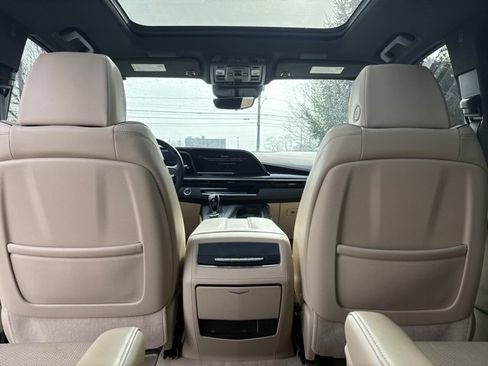 Used 2022 Cadillac Escalade Premium Luxury image 21