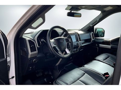 Used 2020 Ford F150 Lariat w/ Trailer Tow Package image 17