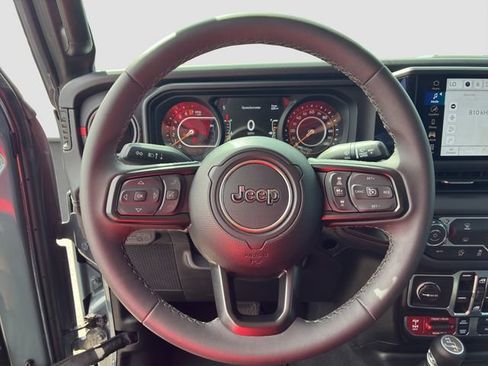 Used 2026 Jeep Gladiator Rubicon AWD/4WD image 16