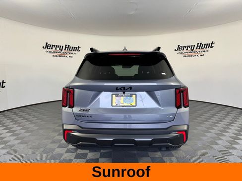 Used 2025 Kia Sorento SX image 7