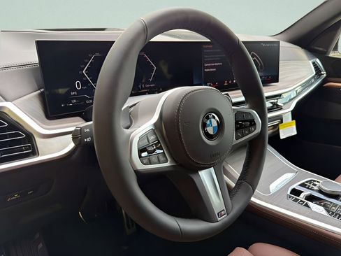 New 2026 BMW X5 xDrive40i w/ M Sport Package AWD/4WD image 13