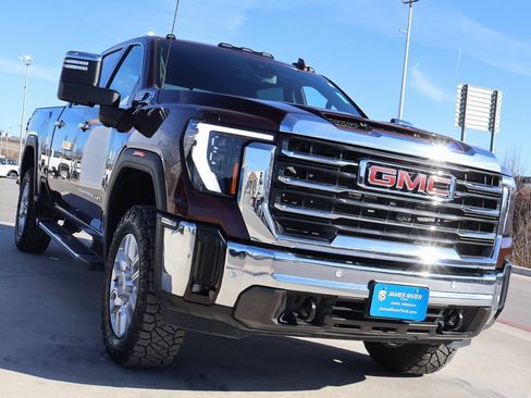 Used 2024 GMC Sierra 2500 SLT w/ SLT Premium Package image 6