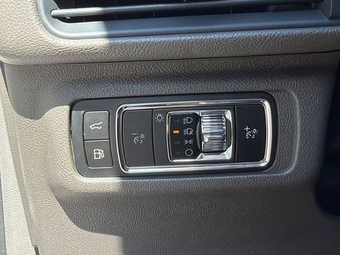 Used 2024 Lincoln Corsair Grand Touring image 35