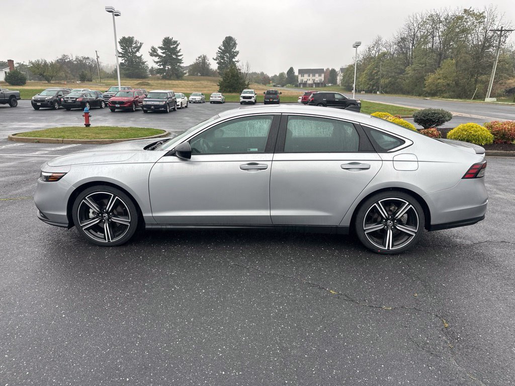Used 2024 Honda Accord Sport image 6