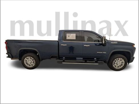 Used 2022 Chevrolet Silverado 3500 High Country image 2