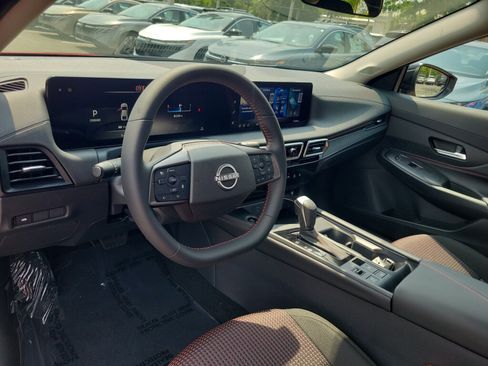 New 2026 Nissan Sentra SR FWD image 16