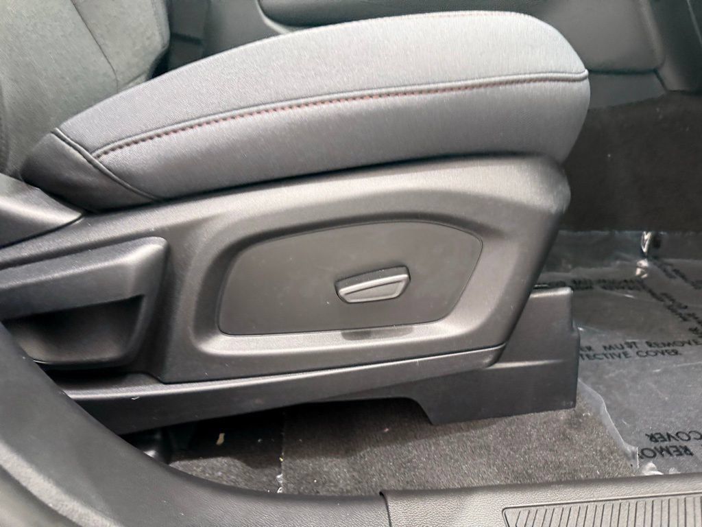 New 2025 Ford Explorer Active AWD/4WD image 17