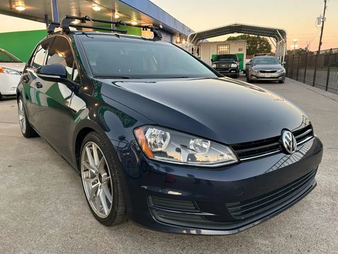 Used 2016 Volkswagen Golf S image 8