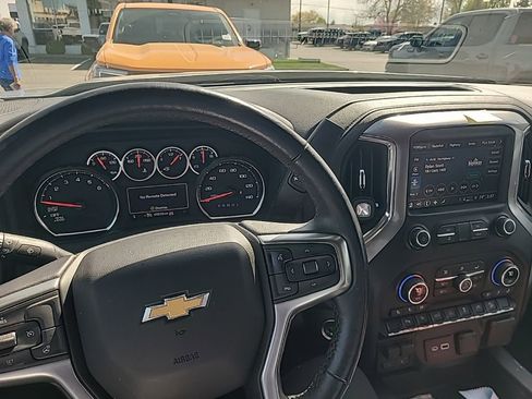 Used 2021 Chevrolet Silverado 1500 LTZ w/ Z71 Off-Road Package image 17