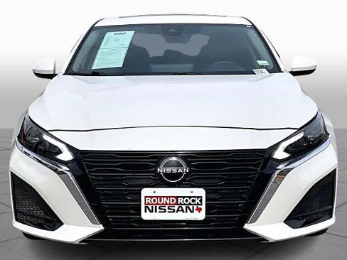 Certified 2023 Nissan Altima 2.5 SV w/ SV Premium Package image 4