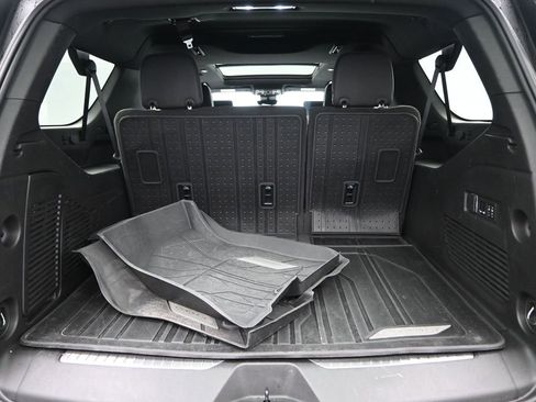 Used 2024 Chevrolet Suburban High Country w/ Advanced Technology Package image 31