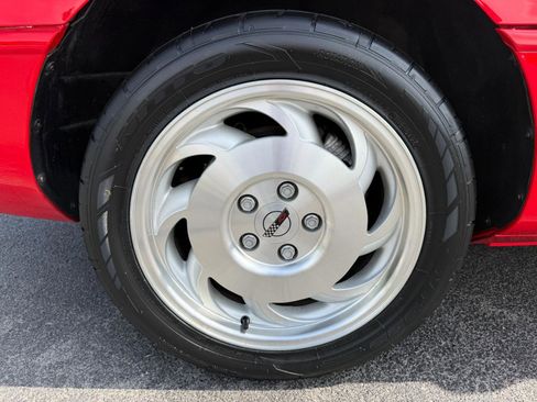 Used 1996 Chevrolet Corvette Coupe RWD image 12