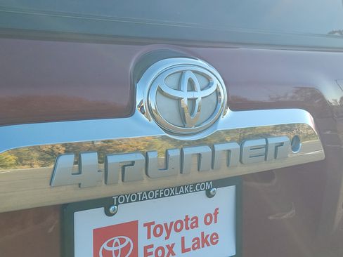 Used 2011 Toyota 4Runner SR5 image 7