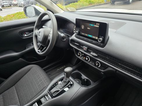 Certified 2025 Honda HR-V LX image 10