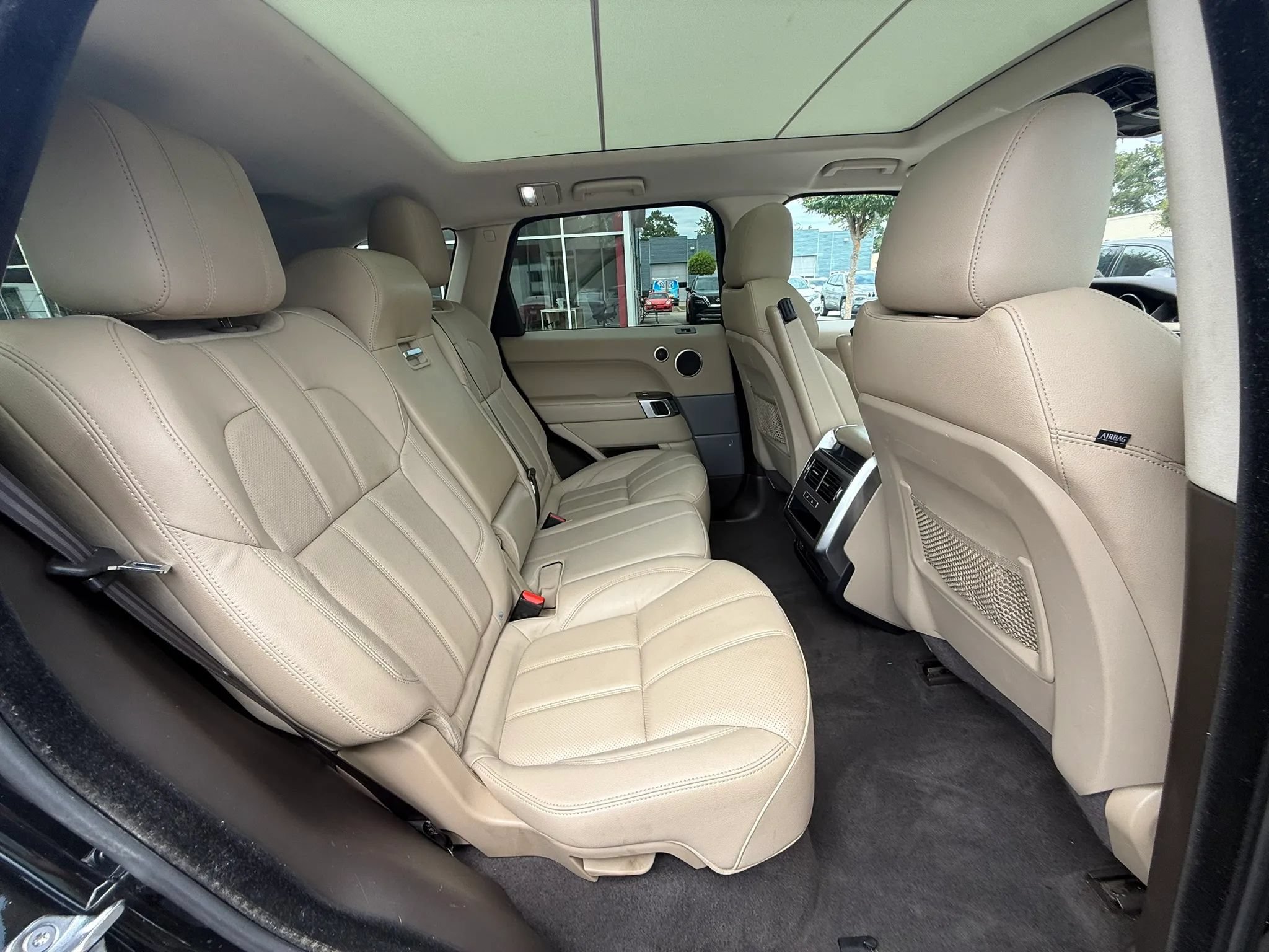 Used 2017 Land Rover Range Rover Sport SE AWD/4WD image 20