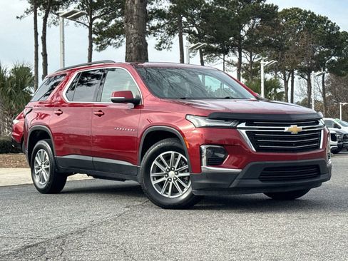 Used 2023 Chevrolet Traverse LT w/ Rear Camera Mirror Package image 2