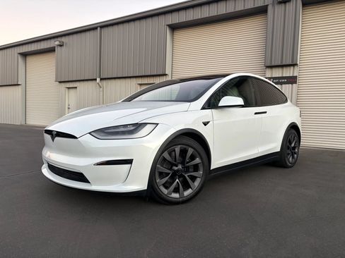 Used 2023 Tesla Model X AWD/4WD image 5