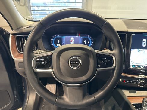 Used 2024 Volvo XC60 B5 Plus w/ Protection Package Premier image 24