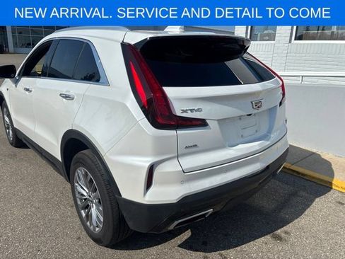 Used 2024 Cadillac XT4 Premium Luxury w/ Cold Weather Package AWD/4WD image 9