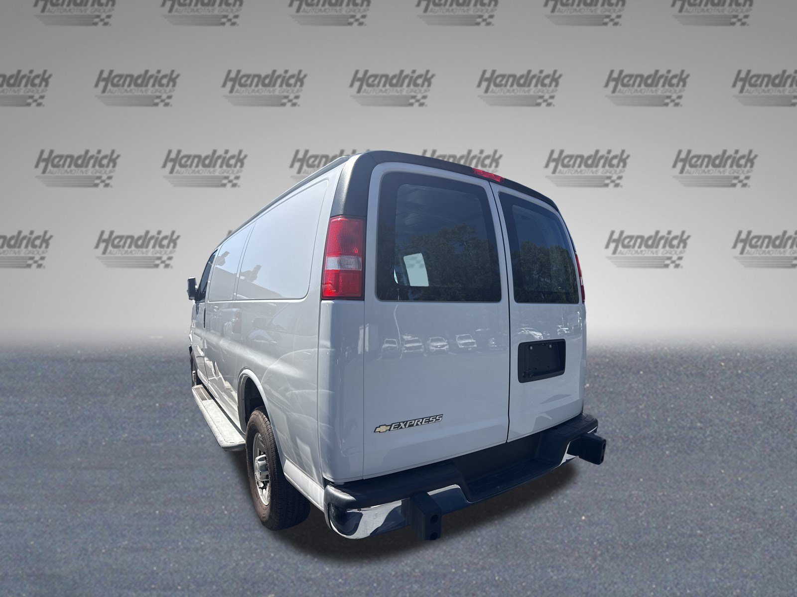 Used 2025 Chevrolet Express 2500 w/ Driver Convenience Package RWD image 7