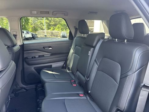 New 2026 Nissan Pathfinder SL AWD/4WD image 16