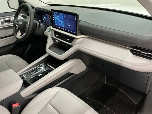 Used 2025 Ford Explorer Active w/ Active Comfort Package image 20