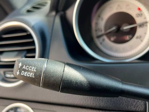 Used 2012 Mercedes-Benz C 250 Sedan image 27