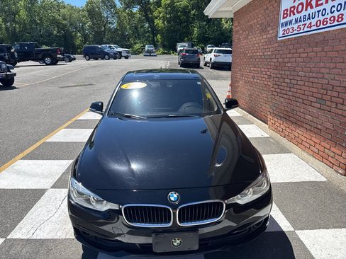 Used 2018 BMW 320i xDrive Sedan AWD/4WD image 6