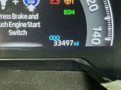 Used 2025 Toyota RAV4 XLE FWD image 19