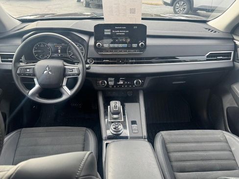 Used 2024 Mitsubishi Outlander SE image 8