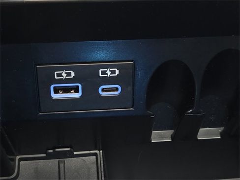 Used 2024 Toyota Tundra Platinum image 30